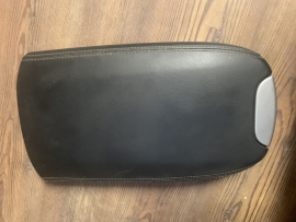 Mercedes Benz W164 ML CLASS ML350 CENTER CONSOLE  Arm Rest ARMREST  1646800451